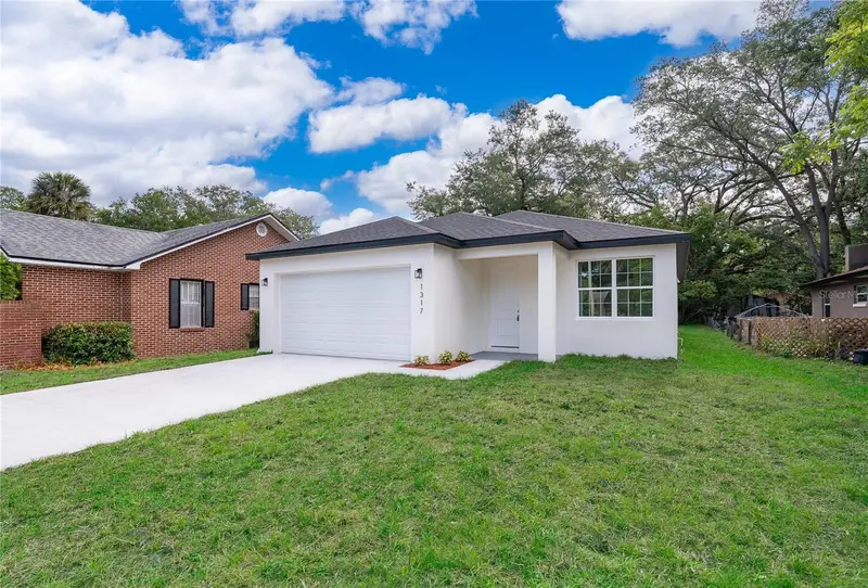 1317 Douglas St, FL