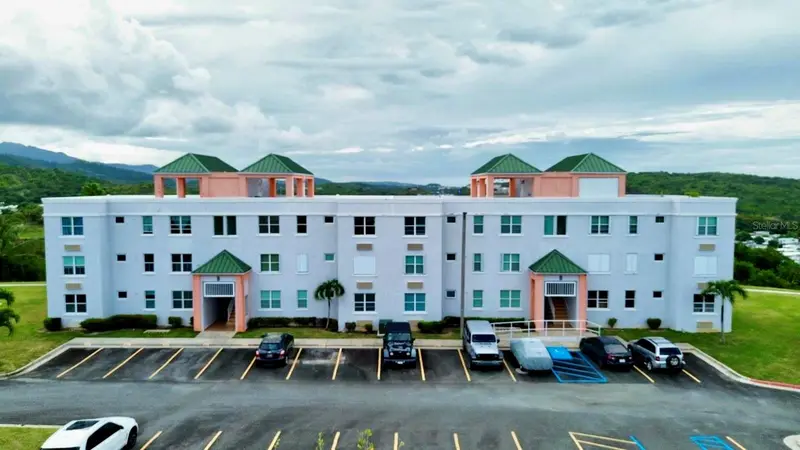 Cond. La Loma B-104 #104, PR
