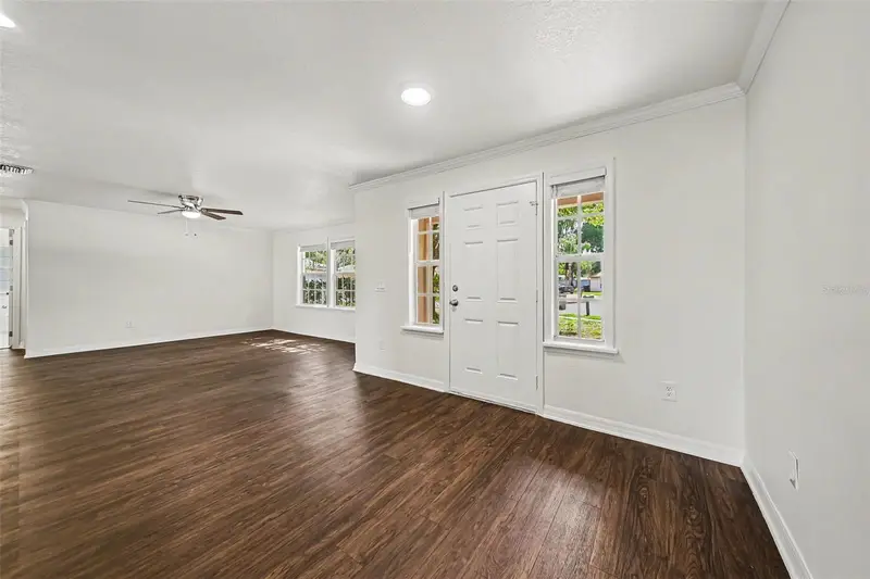 245 Oak Run Ct, FL