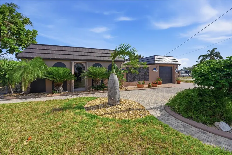 12821 4th Isle, FL