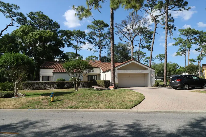 5424 Saddlebrook Way, FL
