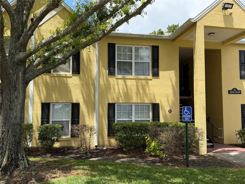2013 Dixie Belle Dr #2013a, FL