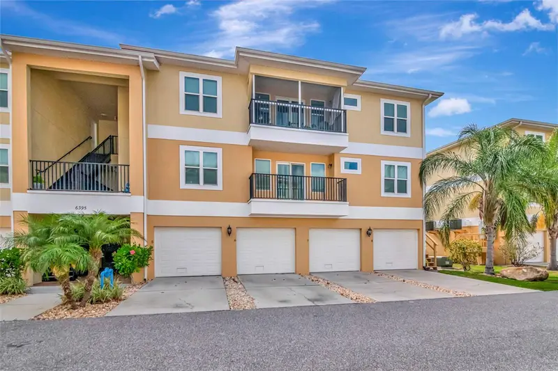 6395 Banyan Blvd #303, FL