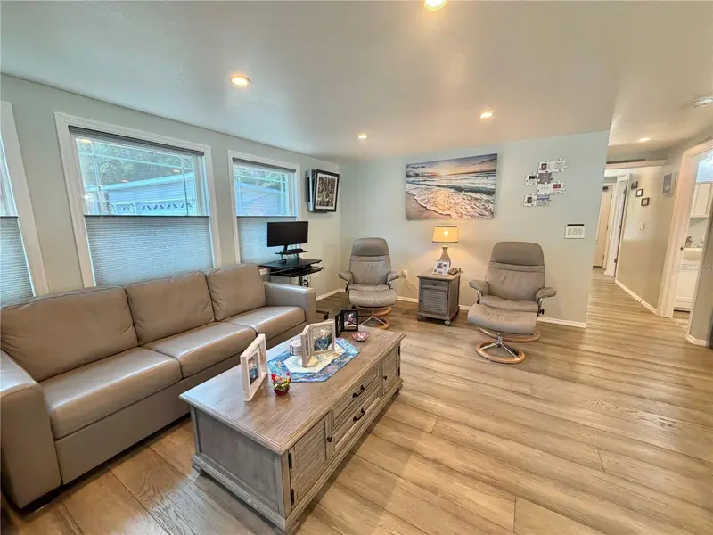 121 Tamarisk Way, FL