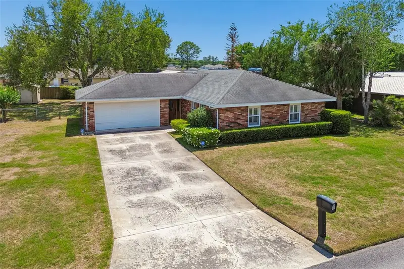 317 Greenwoods Dr, FL