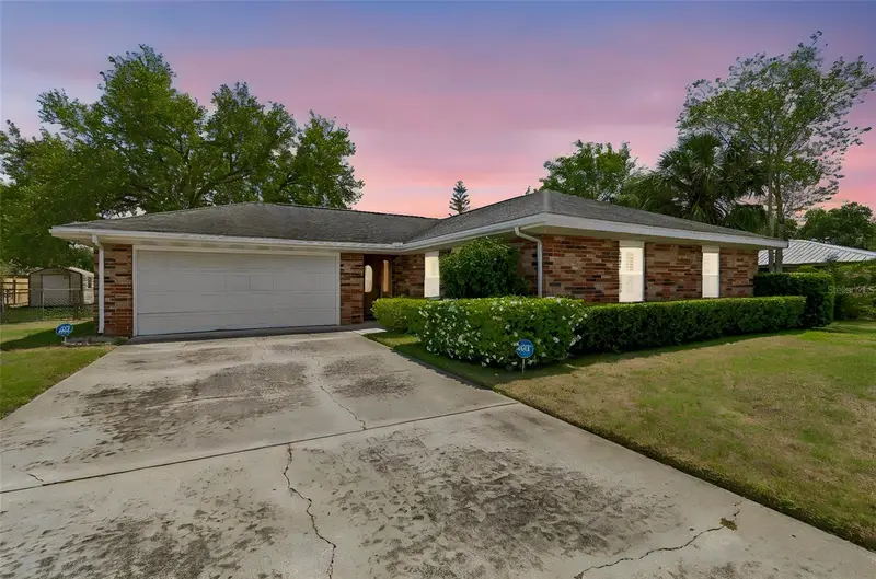 317 Greenwoods Dr, FL