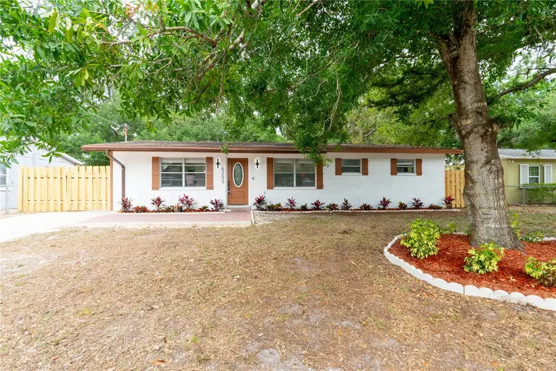 4203 Fawn Cir, FL