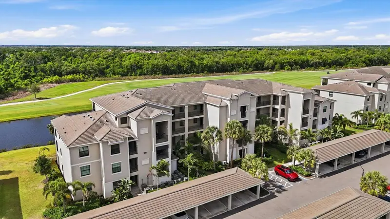 18008 Gawthrop Dr #401, FL
