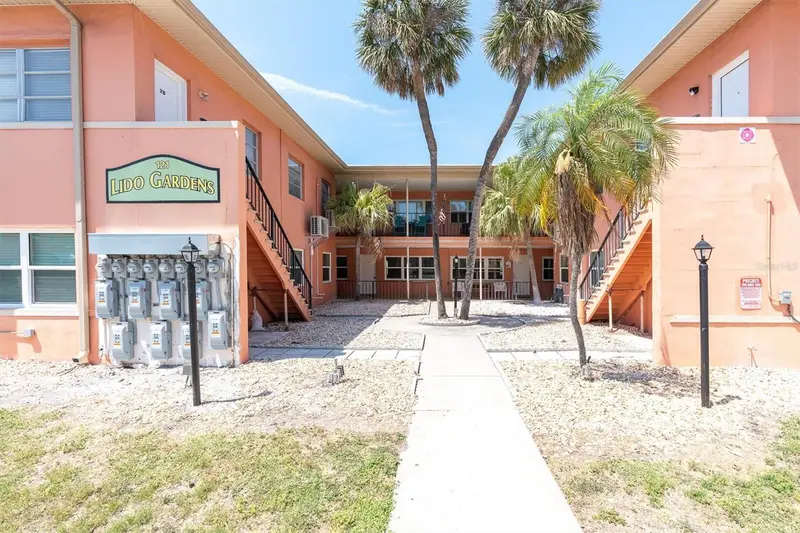 121 46th Ave #1g, FL