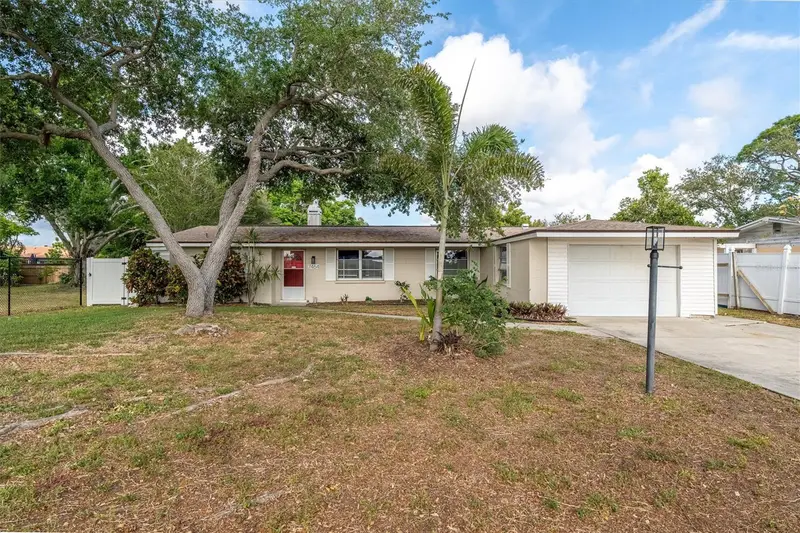 7464 Cass Cir, FL
