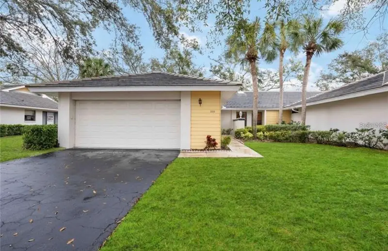 339 Pembroke Ln S #228, FL