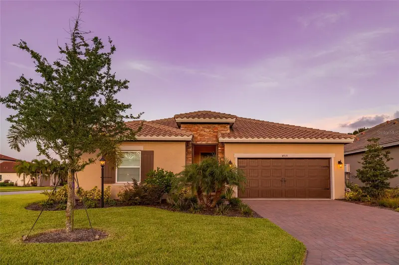 4919 Tobermory Way, FL