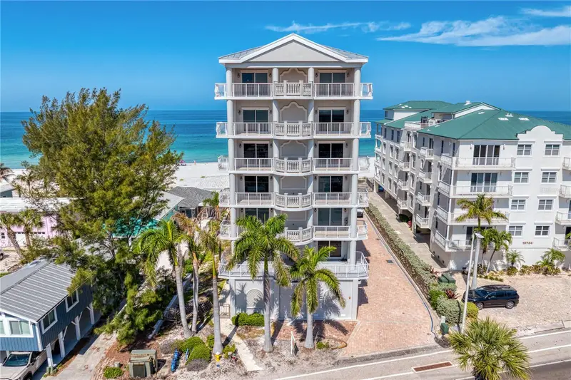 19730 Gulf Blvd #400, FL