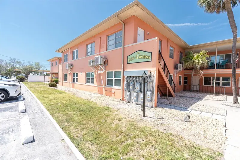 121 46th Ave #2a, FL
