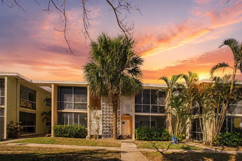10215 Manatee Ave W #7, FL