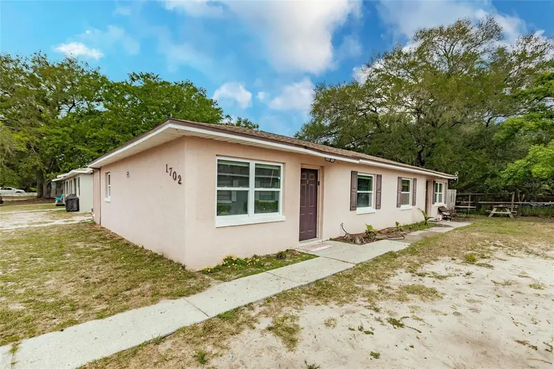 1702 Birchwood Cir #A&B, FL