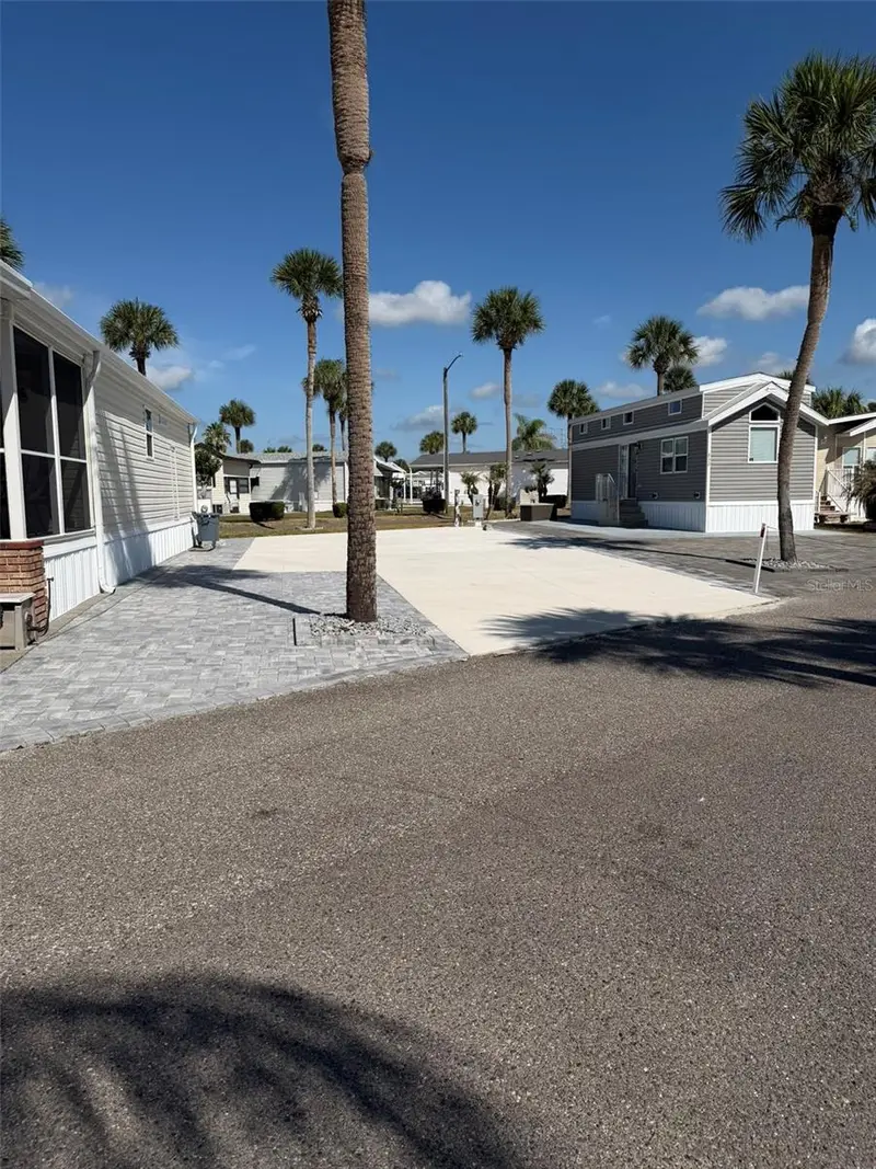 9000 Us Hwy 192 #833, FL