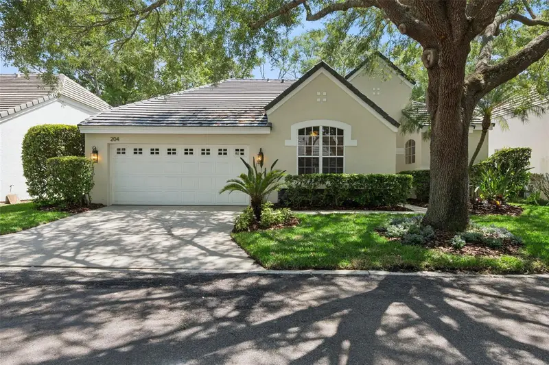 204 Wimbledon Cir, FL