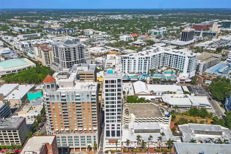 33 S Palm Ave #704, FL