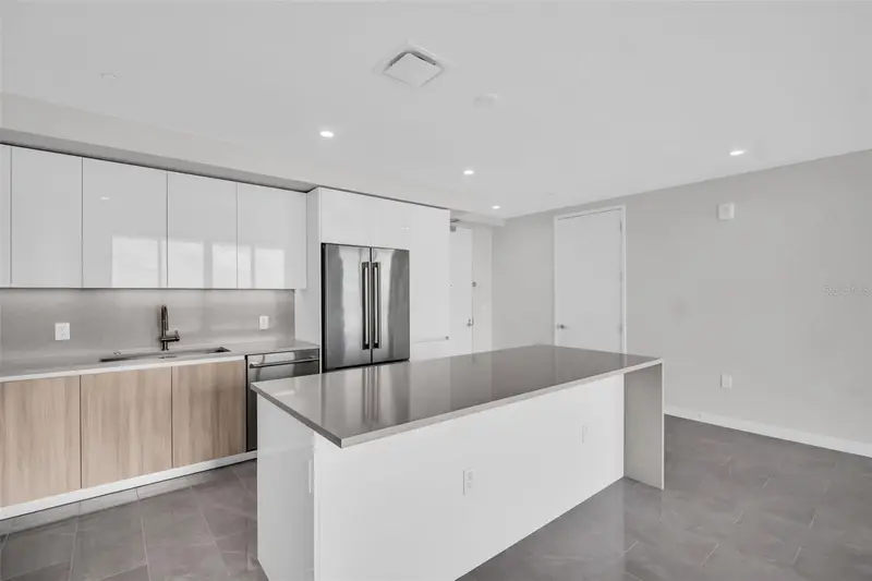 400 Central Ave #3002, FL