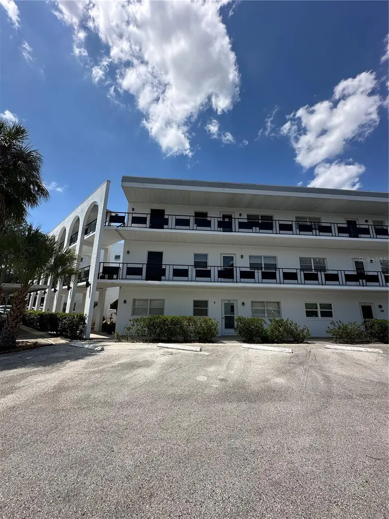 100 El Camino Dr #309, FL