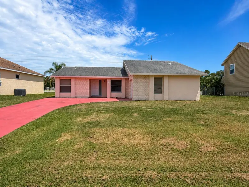 766 Maderia Ct, FL