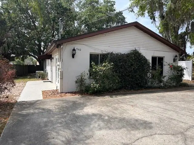 542 E Caroline St, FL