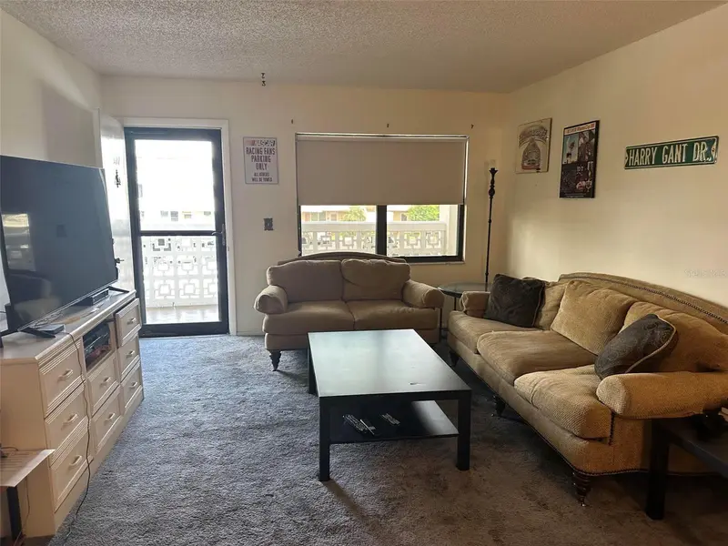 5090 Bay St Ne #220, FL
