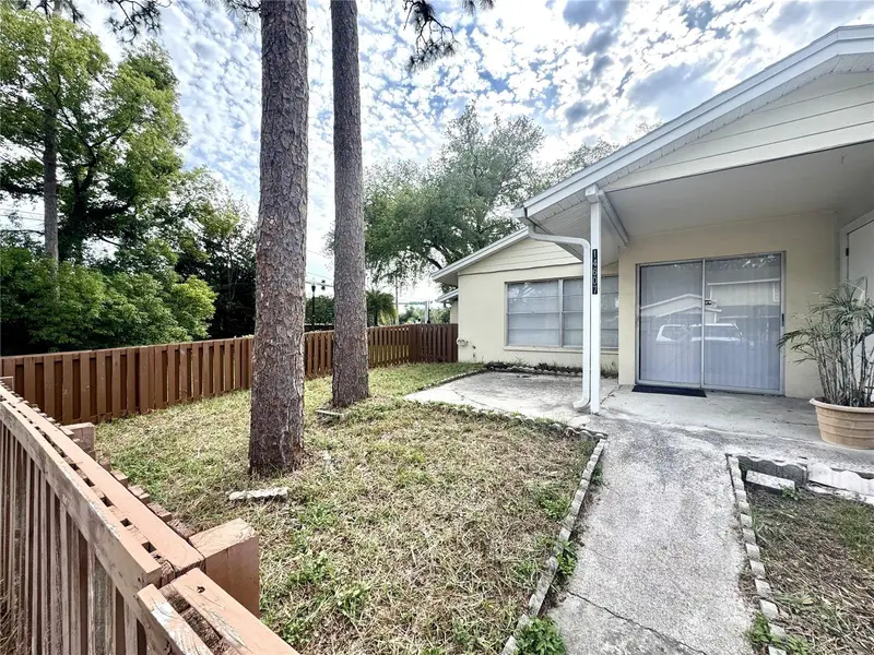 14607 Pine Glen Cir, FL