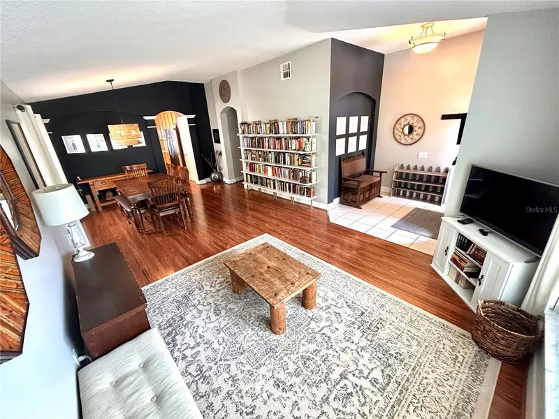 1737 Setting Sun Loop, FL