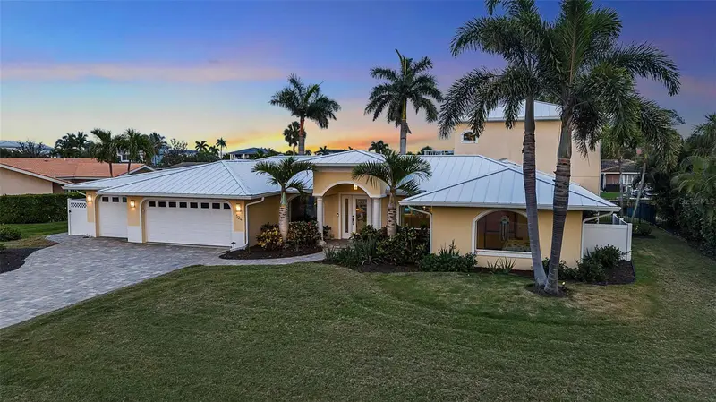 524 Hornblower Ln, FL