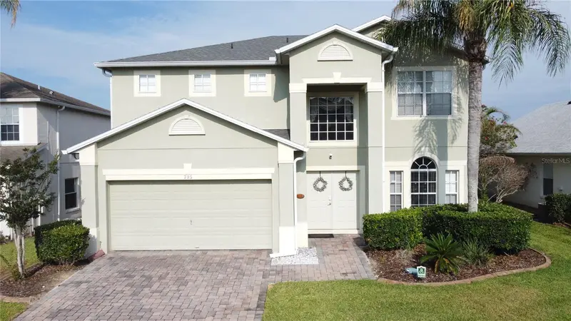 735 Kildrummy Dr, FL