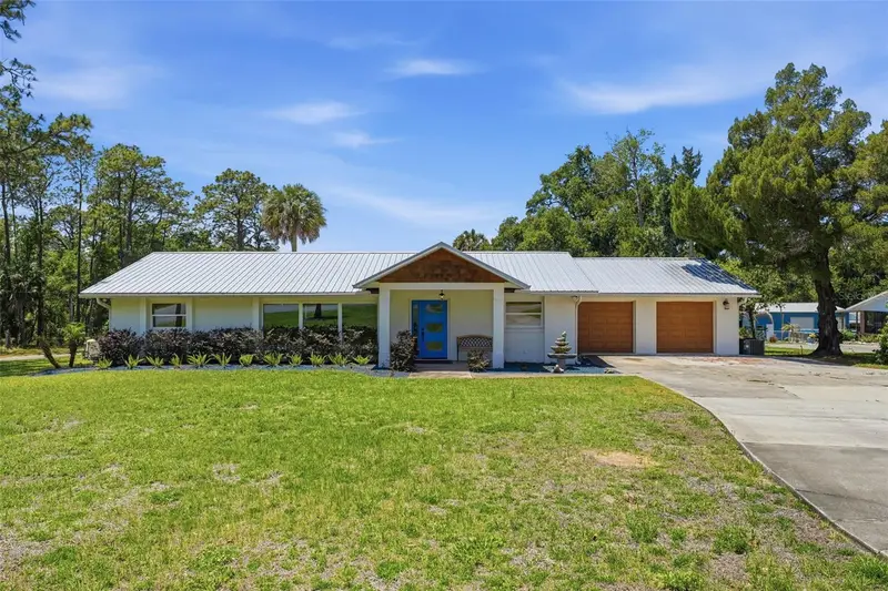 37237 Grays Airport Rd, FL