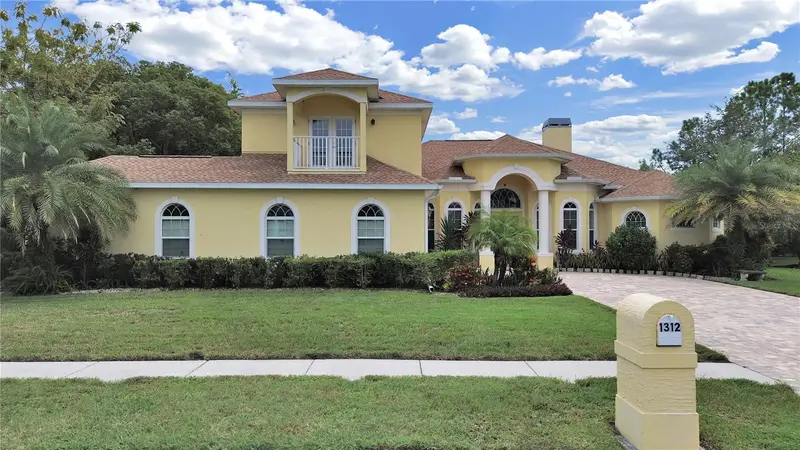 1312 Fishing Lake Dr, FL