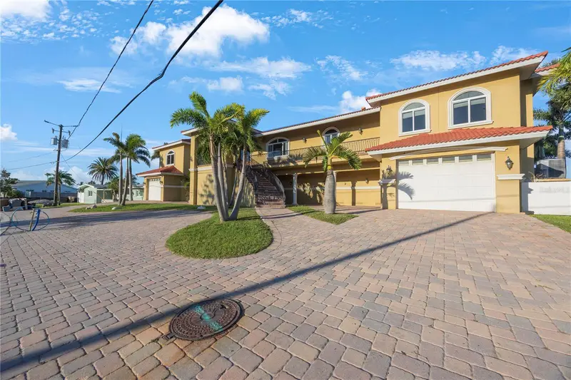 736 Pruitt Dr, FL