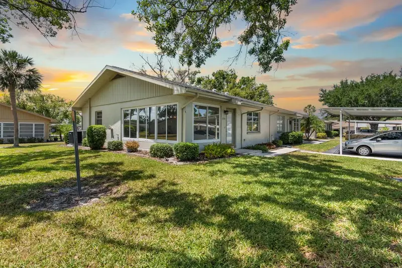 330 Gloucester Blvd, FL