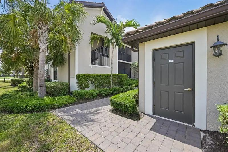 5721 Palmer Cir #101, FL