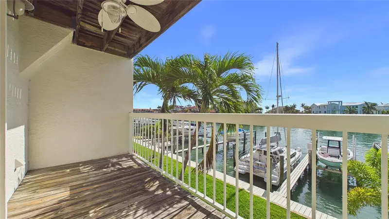 323 Madeira Cir, FL