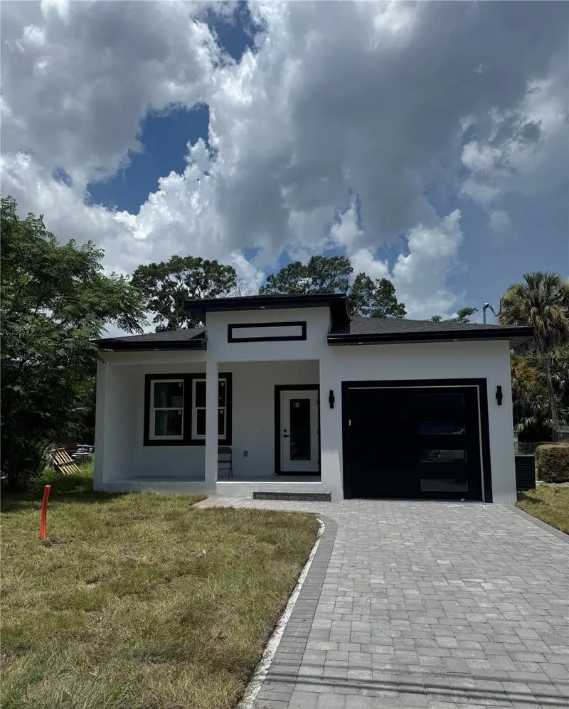 611 Elm St, FL