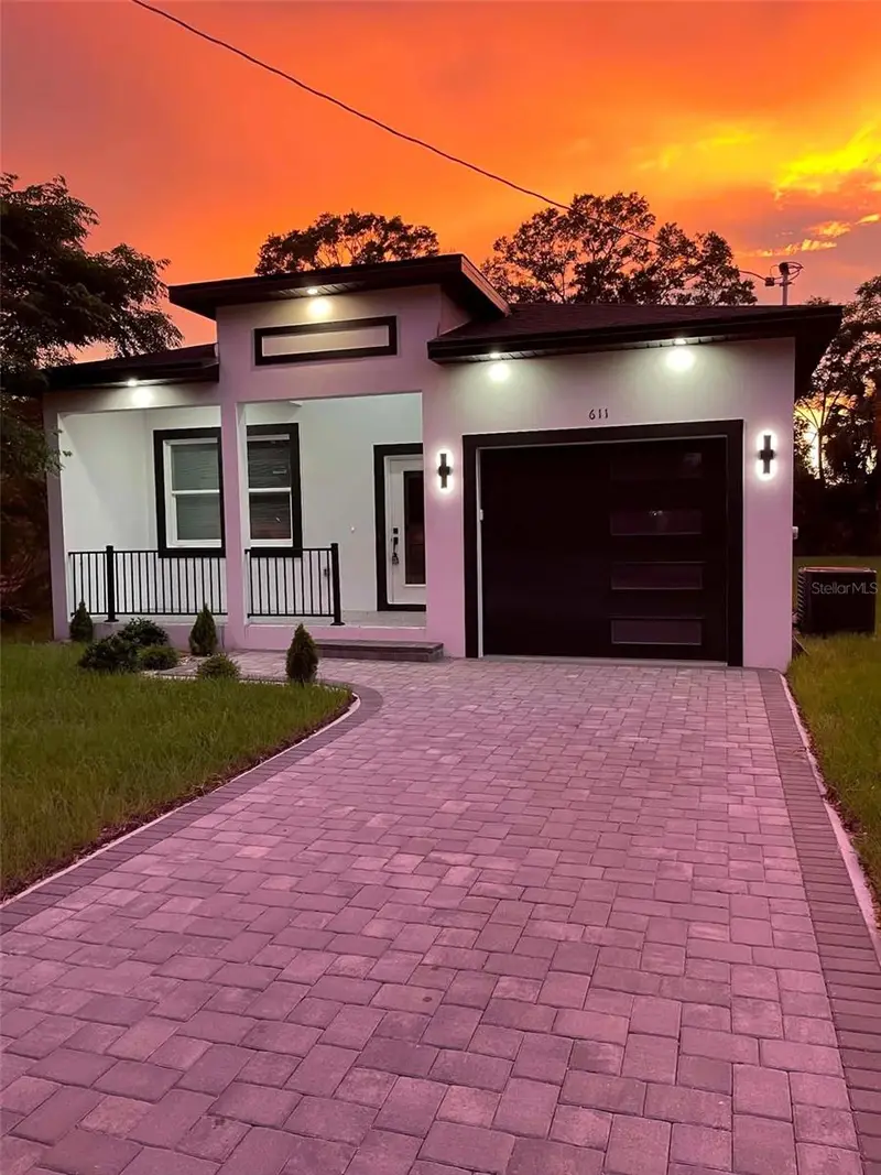 611 Elm St, FL