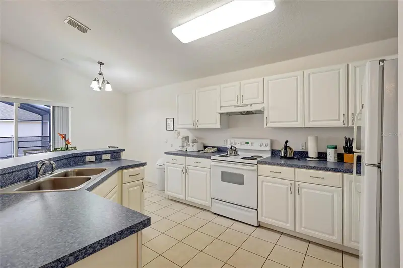 101 Kildrummy Dr, FL