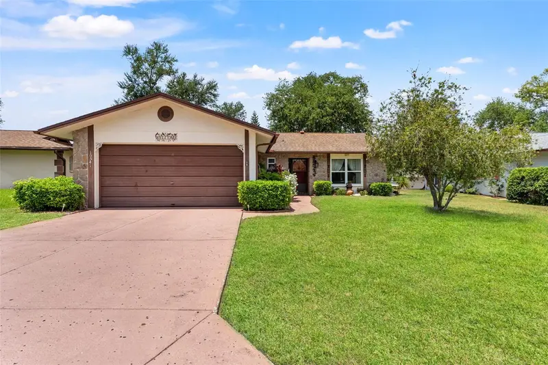 10541 Green Meadow Ln, FL
