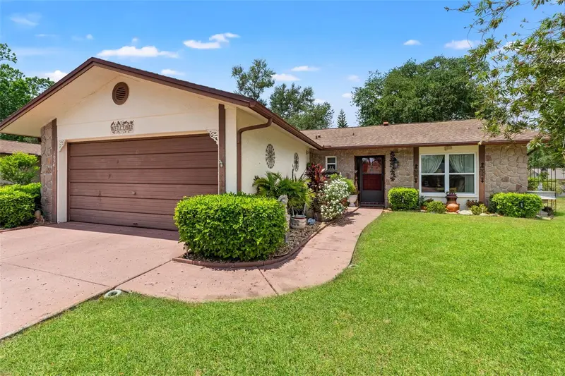 10541 Green Meadow Ln, FL