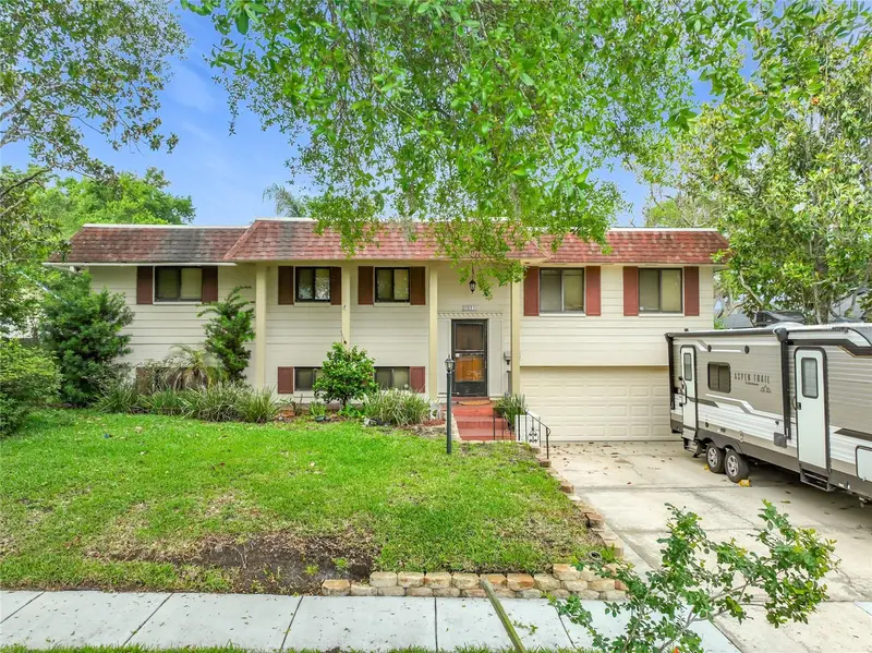 1511 Glastonberry Rd, FL