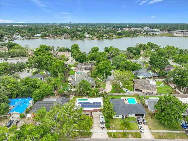 1511 Glastonberry Rd, FL