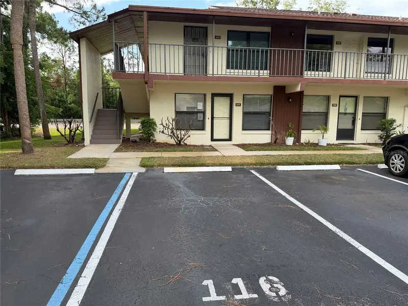 112 Lacosta Ln #116, FL