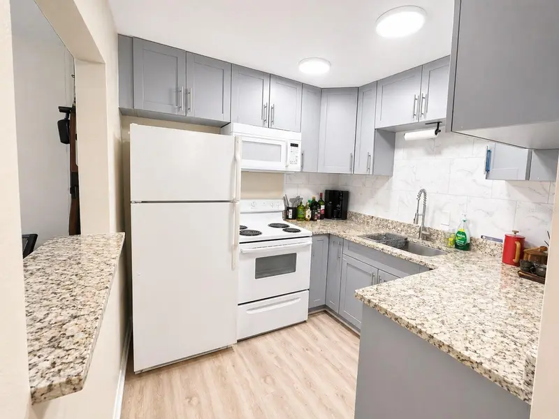 1320 Moreland Dr #27, FL
