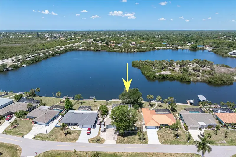 174 Spring Lake Blvd Nw, FL