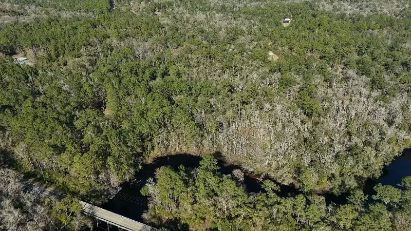 Cherokee Dr, FL