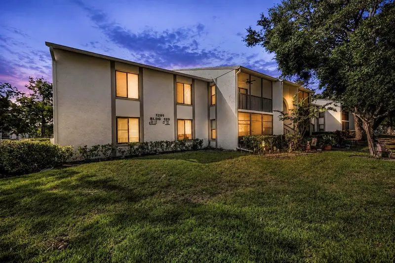 1281 Pine Ridge Cir E #A2, FL